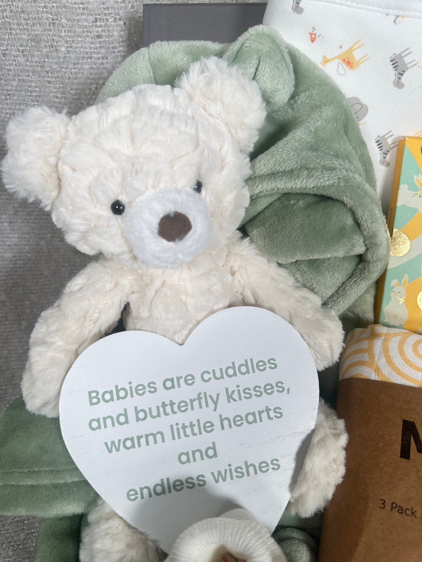 Baby shower gift hamper video