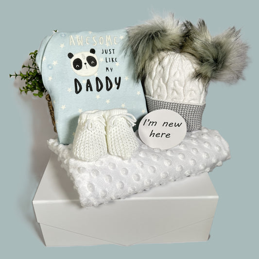 Awesome like daddy baby hamper gift box.