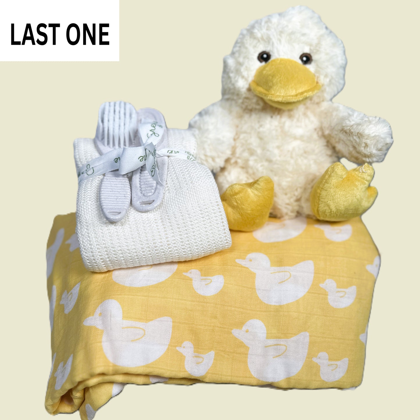 Baby shower gift, ducks print swaddle, cellular baby blanket , duck soft toy and baby hairbrush and comb set