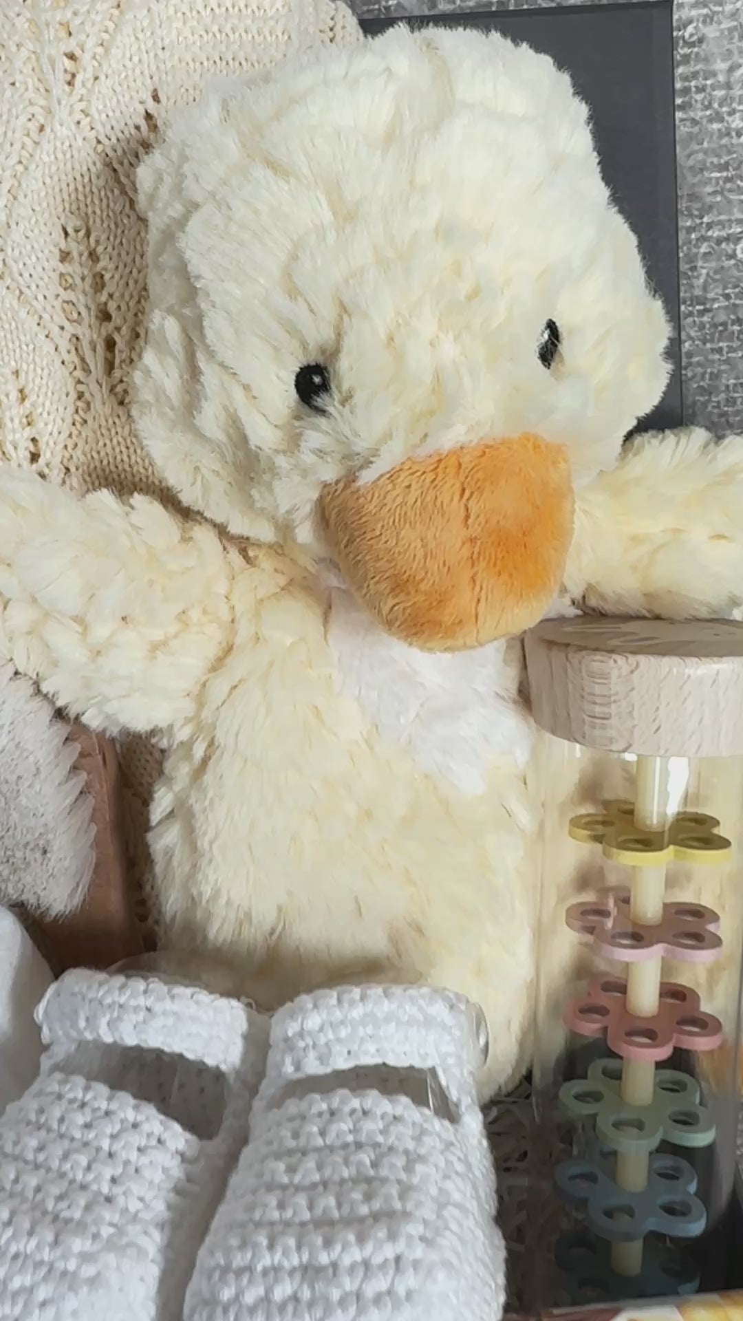 yellow duck baby hamper gift video