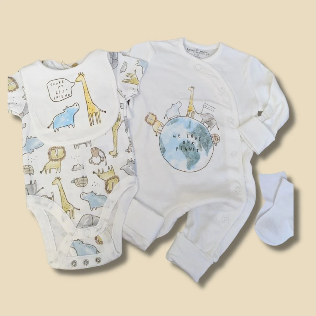 organic cotton baby clothing set.
